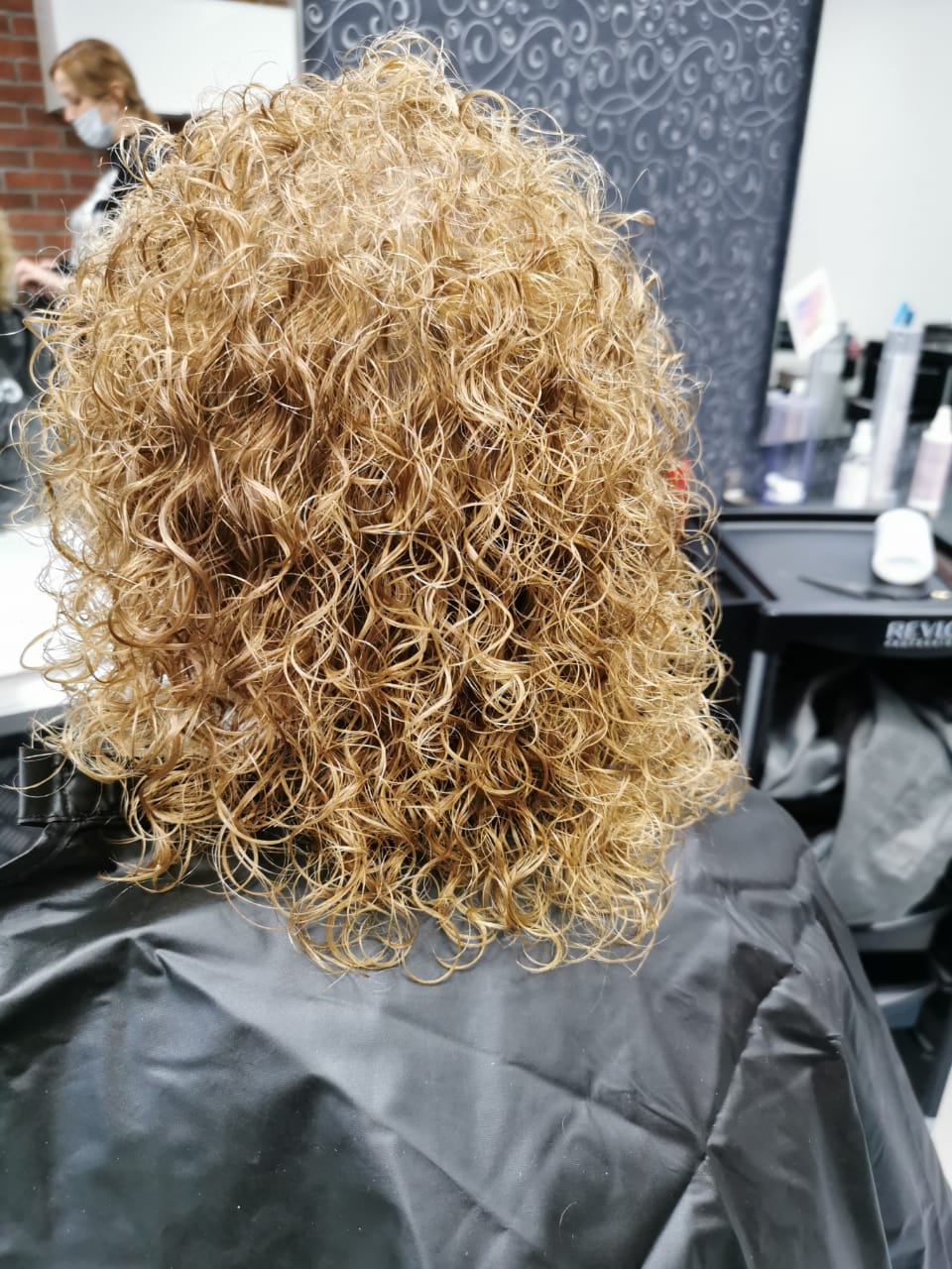 <div class="name_top_right">L'Oreal Dulcia &nbsp;&nbsp;&nbsp;&nbsp;&nbsp;&nbsp;&nbsp;&nbsp;&nbsp;&nbsp;</div>
